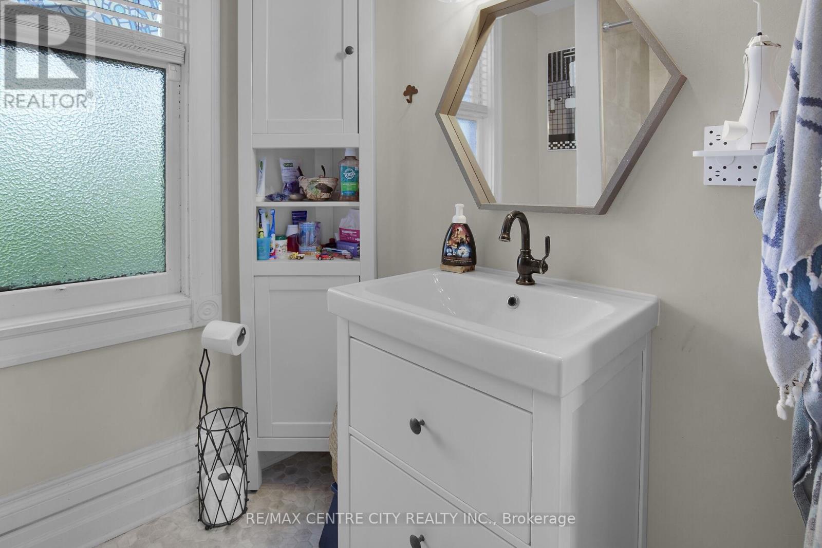 21 Queens Place, London East, Ontario  N5W 3V7 - Photo 21 - X12160190