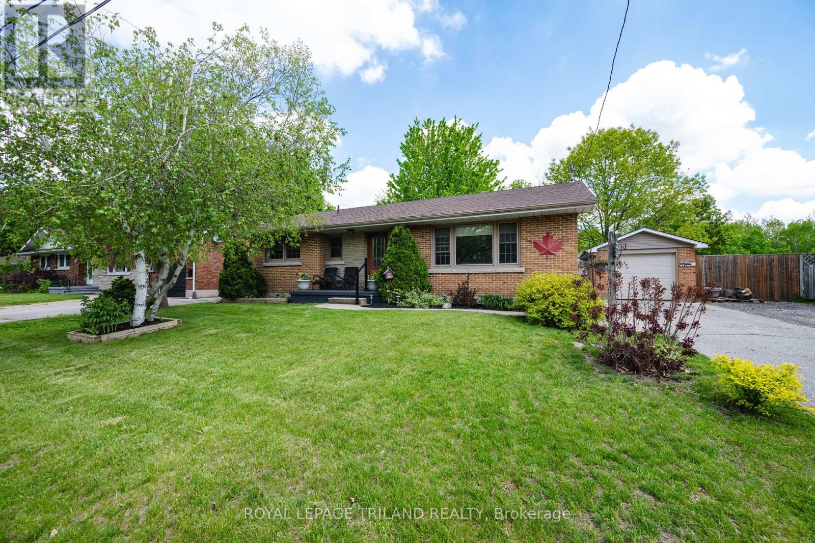 144 Lisgar Avenue, Tillsonburg photo number 2 144 Lisgar Avenue, Tillsonburg photo number 2