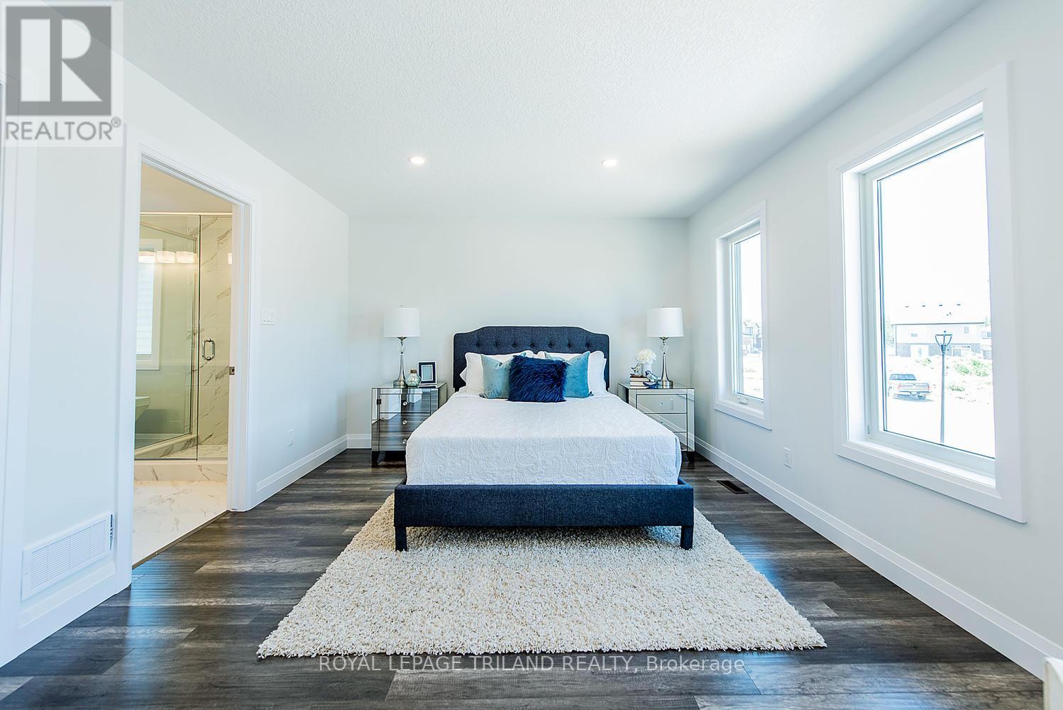 Photo 8 of 20 for 2567 Constance Avenue N