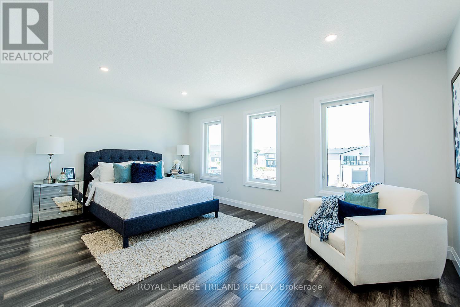 2567 Constance Avenue N, London South (South U), Ontario  N6M 0G6 - Photo 9 - X12160244