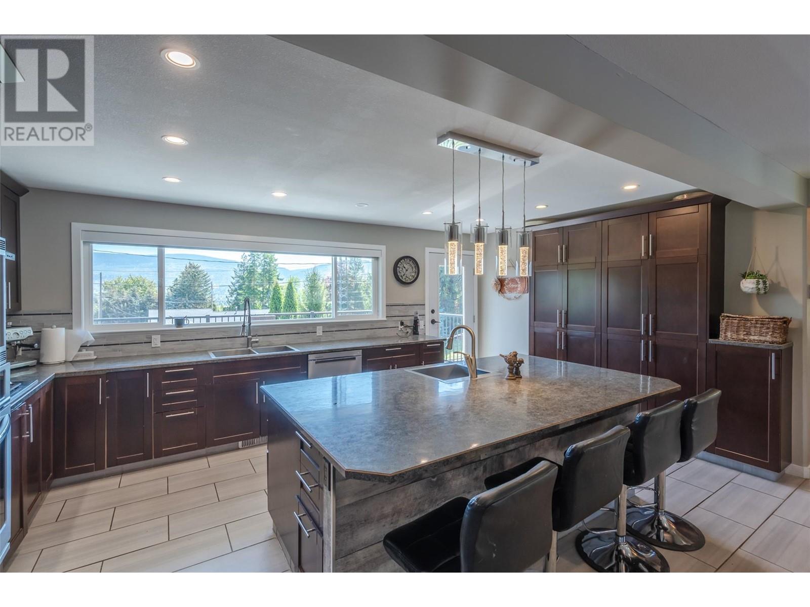 1107 Park Place, Penticton, British Columbia  V2A 8X9 - Photo 41 - 10346787