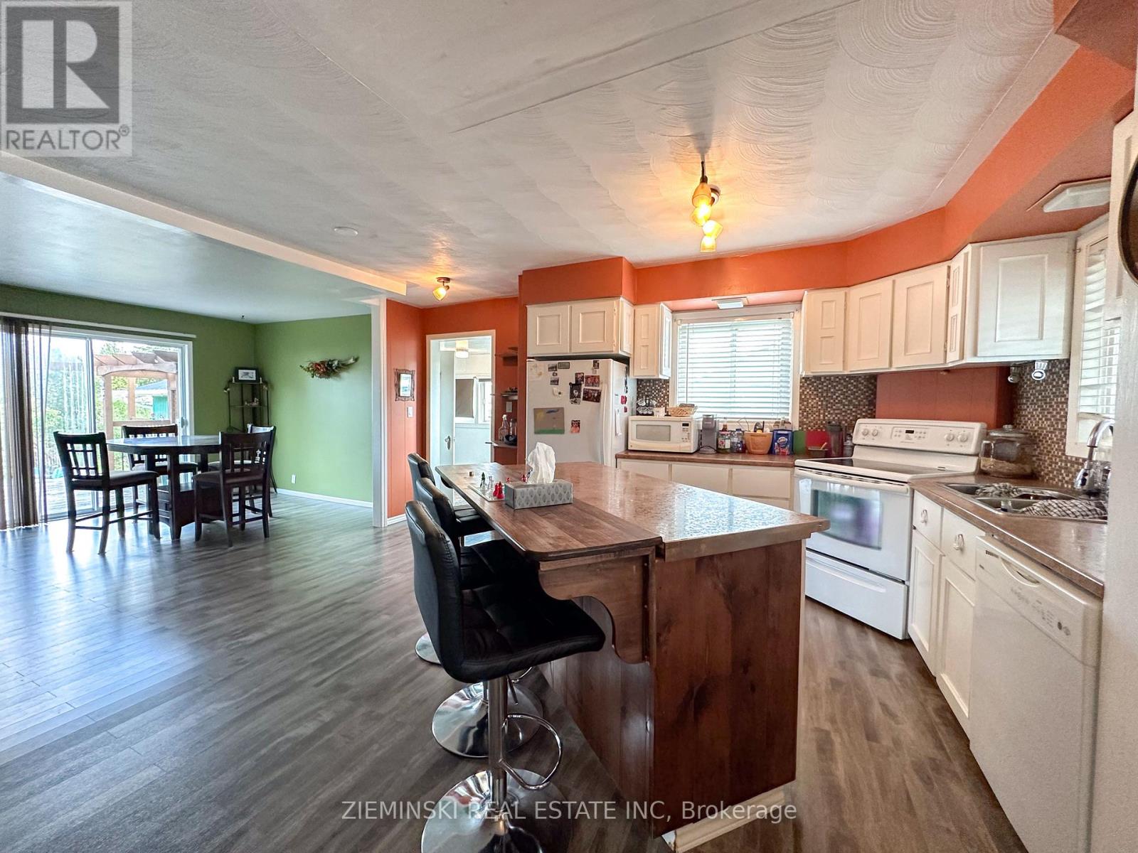 1262 Victoria Road, Iroquois Falls, Ontario  P0K 1E0 - Photo 6 - T12160102