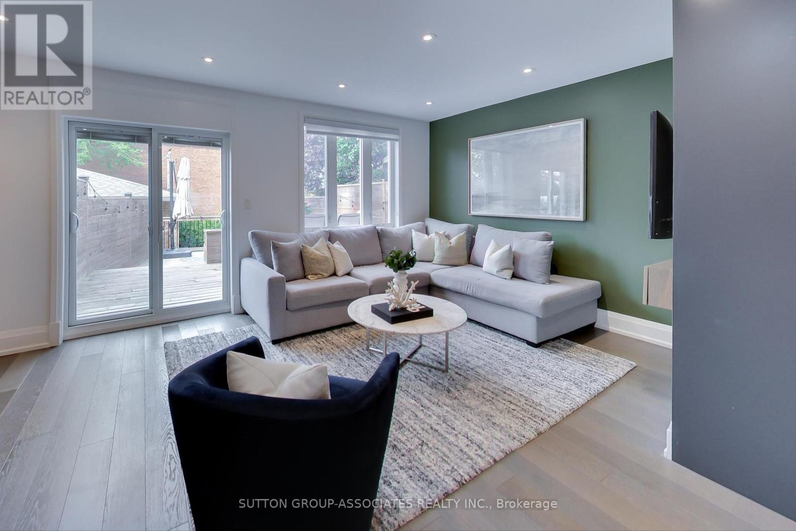 312 Glenholme Avenue, Toronto, Ontario  M6E 3C8 - Photo 13 - C12159894