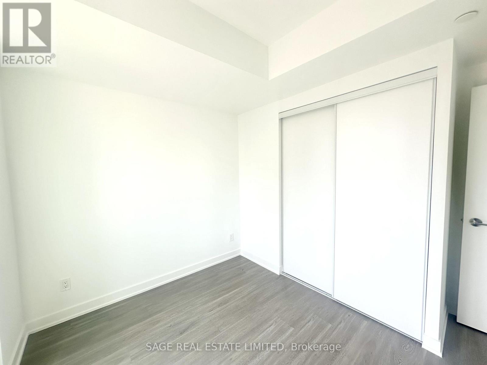 807 - 8 Wellesley Street, Toronto, Ontario  M4Y 3B2 - Photo 13 - C12159902