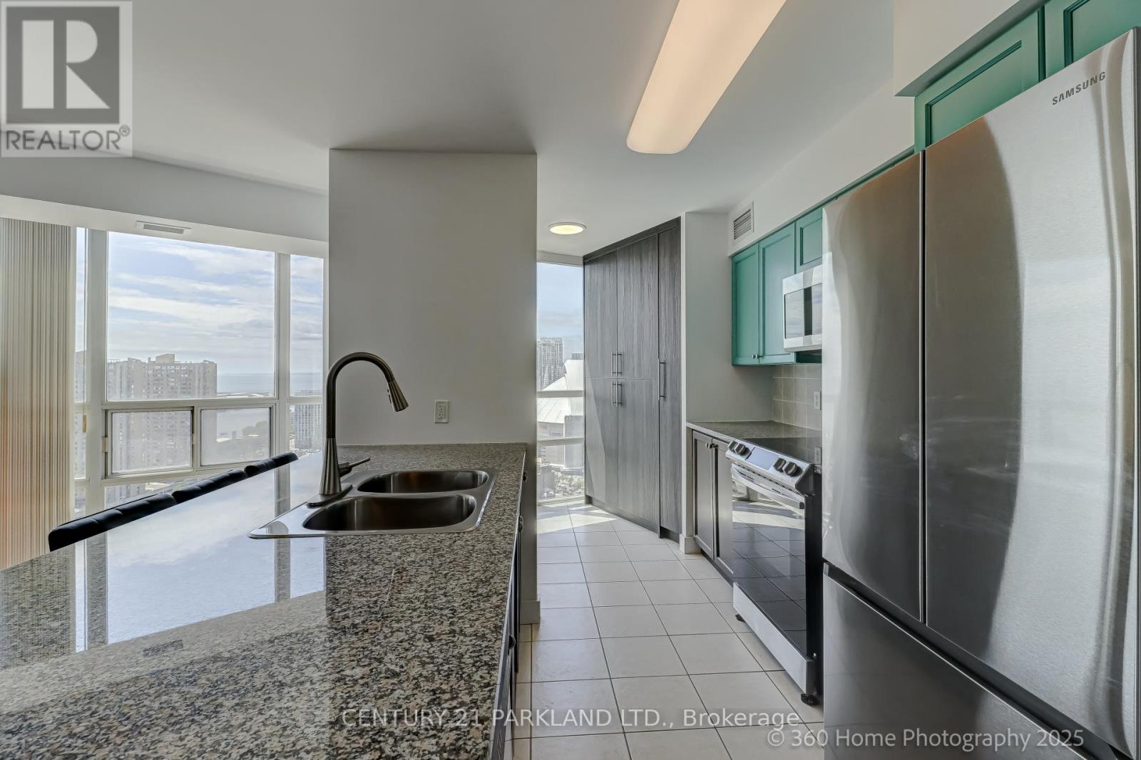 3311 - 30 Grand Trunk Crescent, Toronto, Ontario  M5J 3A3 - Photo 17 - C12159979