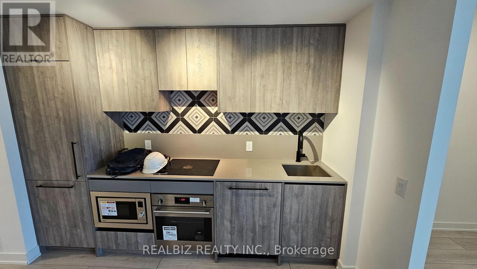 Property at 310 - 1200 DUNDAS STREET W image 3