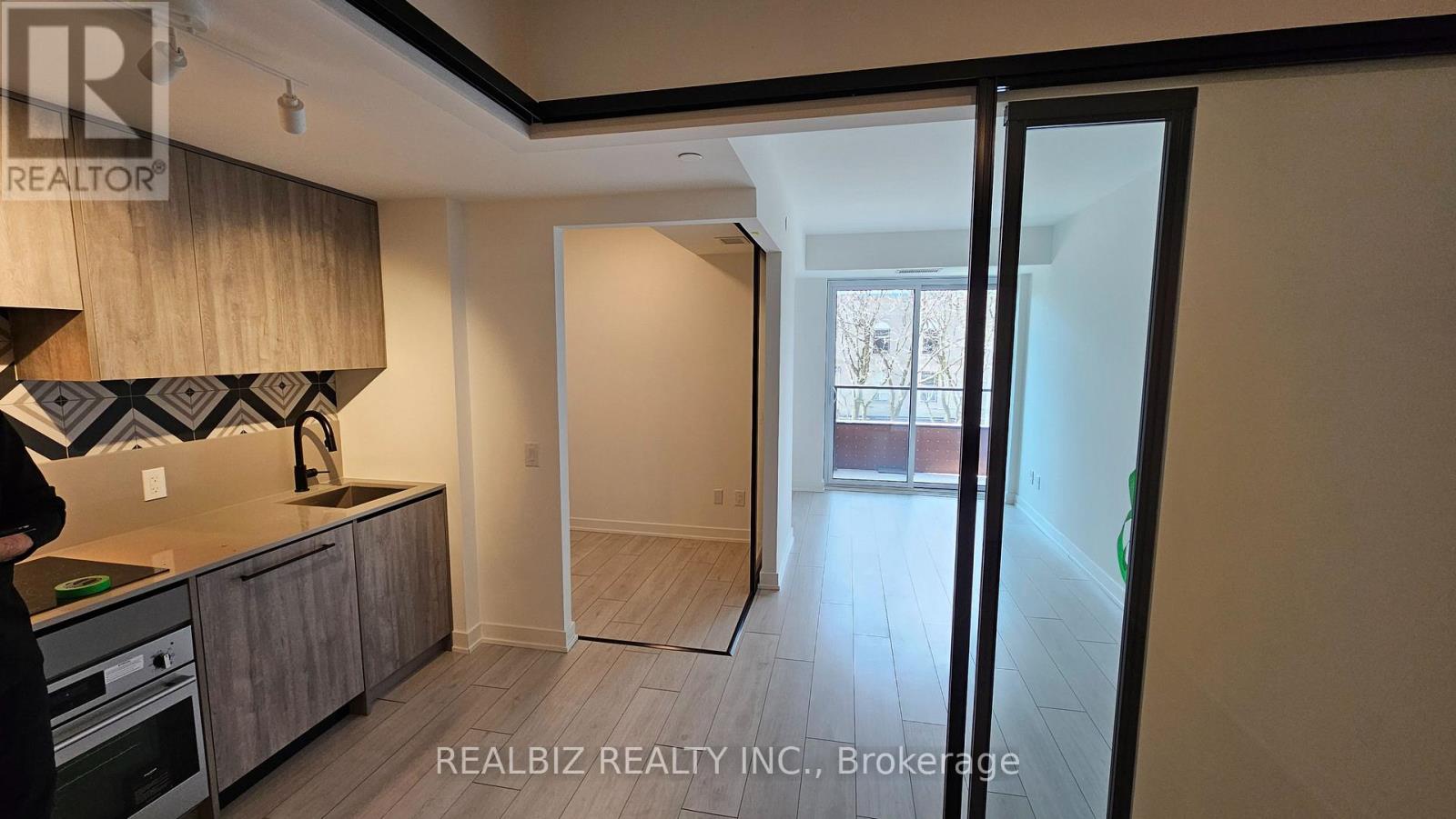 Property at 310 - 1200 DUNDAS STREET W image 4