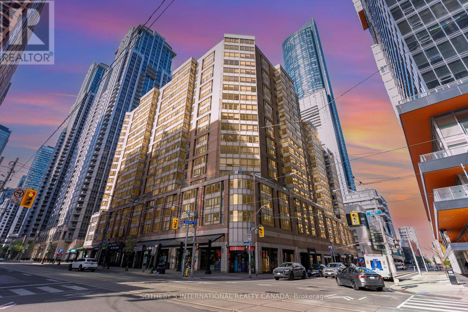 1819 - 711 Bay Street, Toronto, Ontario  M5G 2J8 - Photo 1 - C12160166