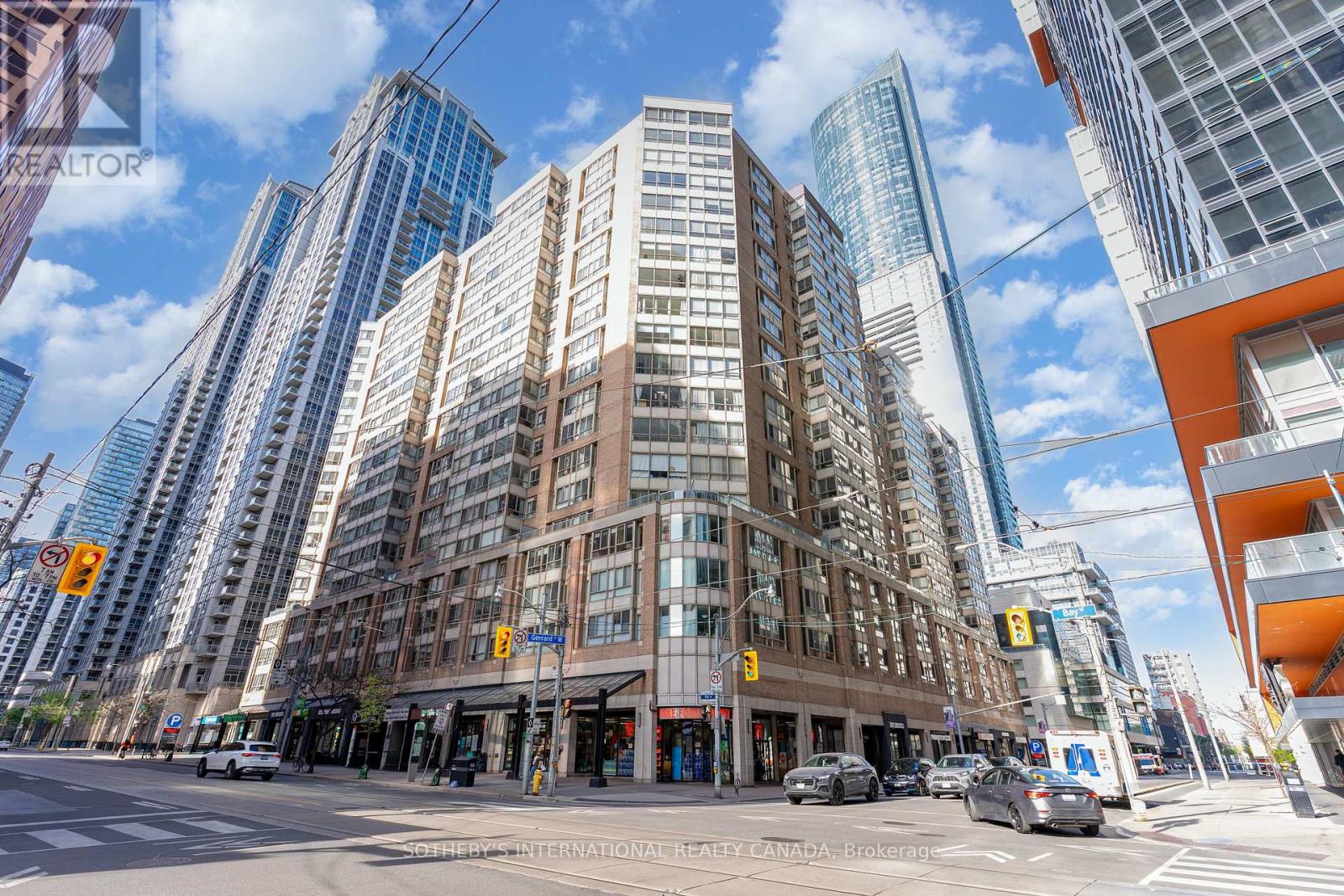 1819 - 711 Bay Street, Toronto, Ontario  M5G 2J8 - Photo 2 - C12160166