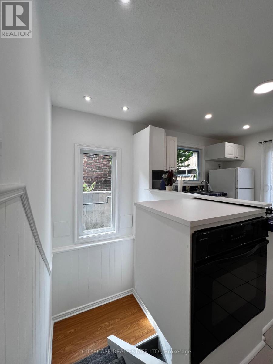 194 Manning Avenue, Toronto, Ontario  M6J 2K5 - Photo 16 - C12160185