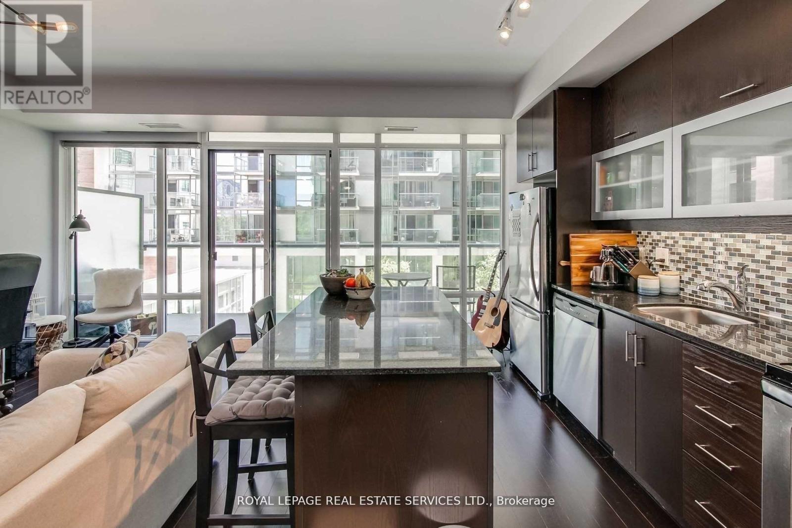 330 - 90 Stadium Road, Toronto, Ontario  M5V 3W5 - Photo 11 - C12160233