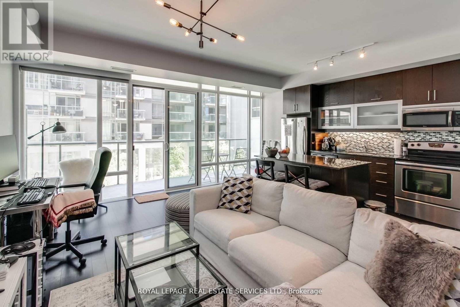 330 - 90 Stadium Road, Toronto, Ontario  M5V 3W5 - Photo 12 - C12160233