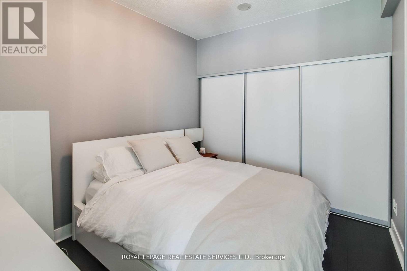 330 - 90 Stadium Road, Toronto, Ontario  M5V 3W5 - Photo 23 - C12160233