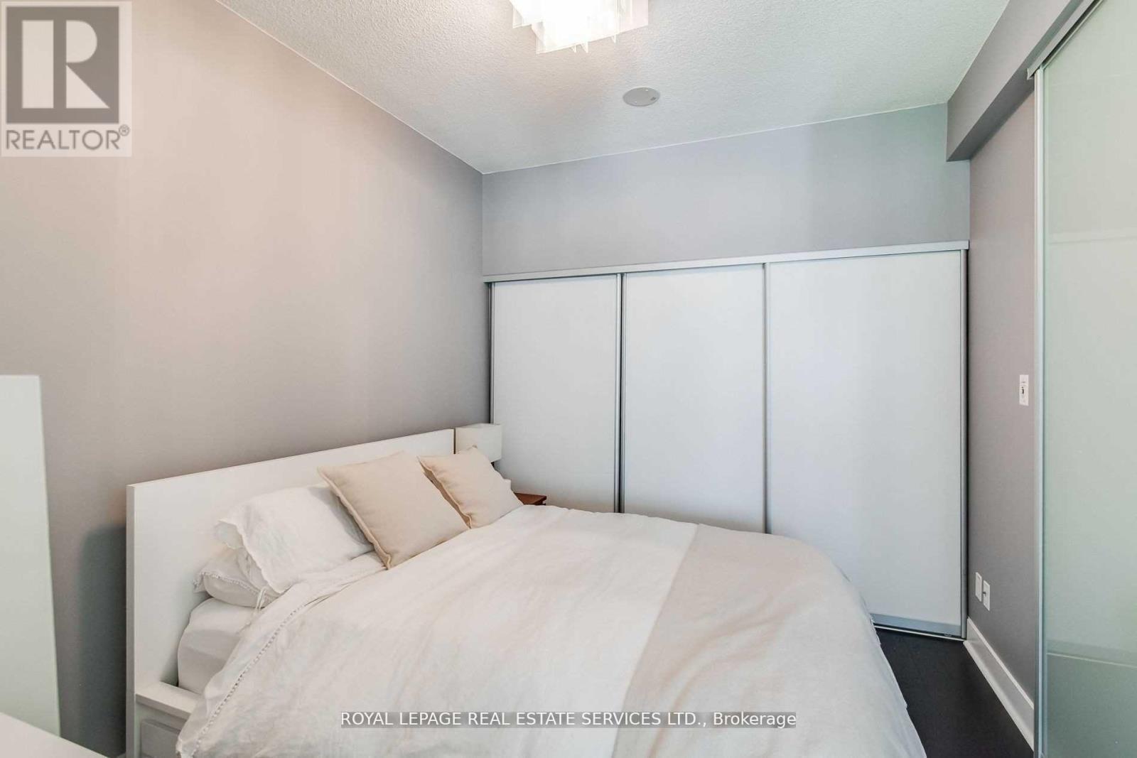 330 - 90 Stadium Road, Toronto, Ontario  M5V 3W5 - Photo 24 - C12160233