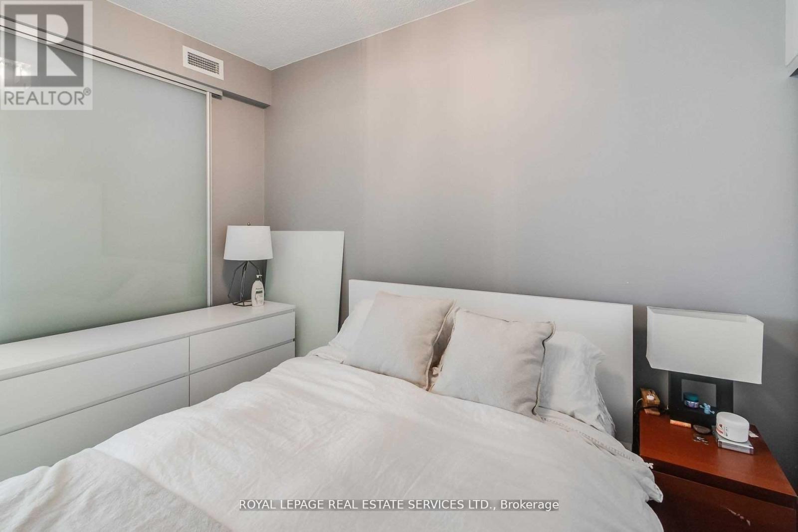 330 - 90 Stadium Road, Toronto, Ontario  M5V 3W5 - Photo 25 - C12160233