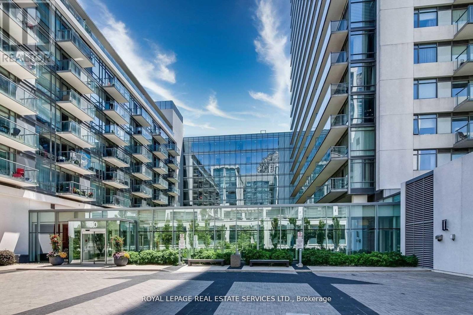330 - 90 Stadium Road, Toronto, Ontario  M5V 3W5 - Photo 3 - C12160233