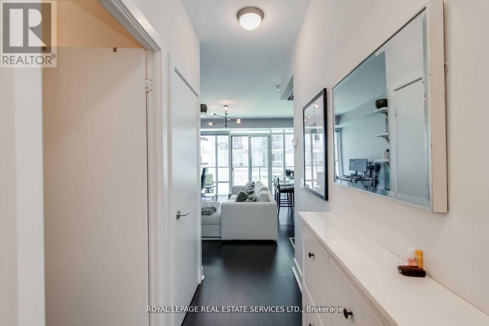 330 - 90 Stadium Road, Toronto (Niagara), Ontario  M5V 3W5 - Photo 6 - C12160233