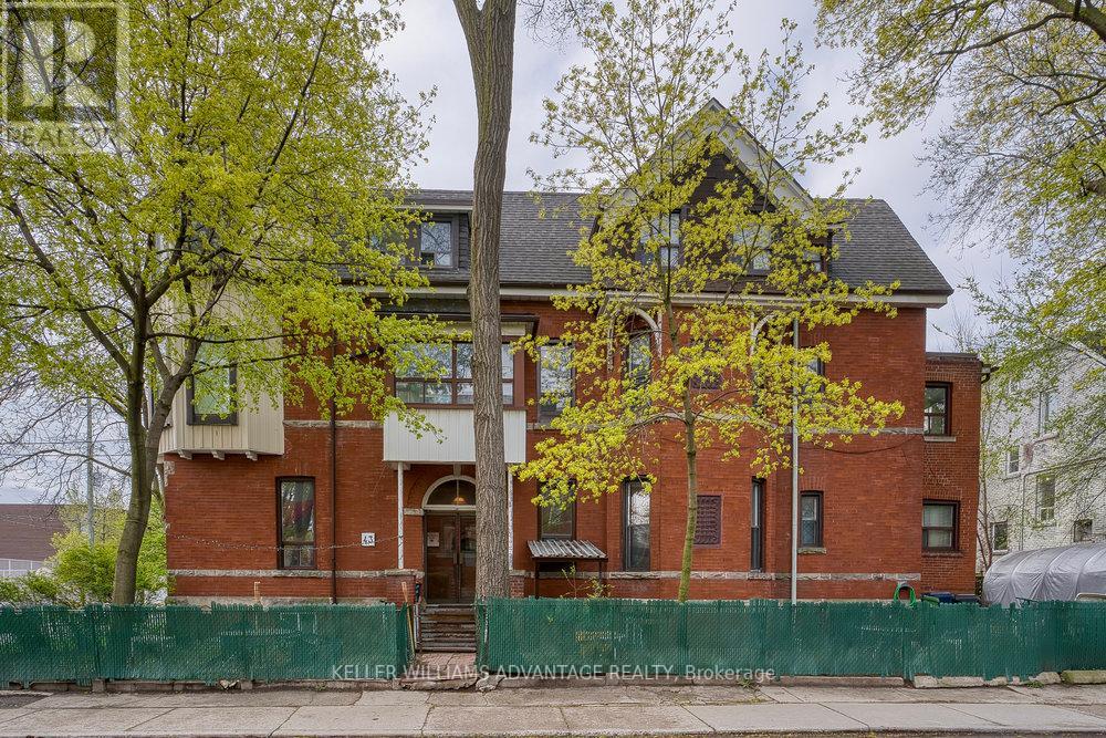 43 Dewson Street, Toronto, Ontario  M6H 1G6 - Photo 2 - C12160234