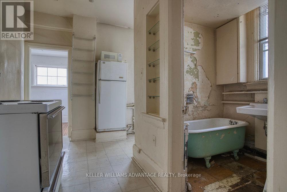 43 Dewson Street, Toronto, Ontario  M6H 1G6 - Photo 29 - C12160234