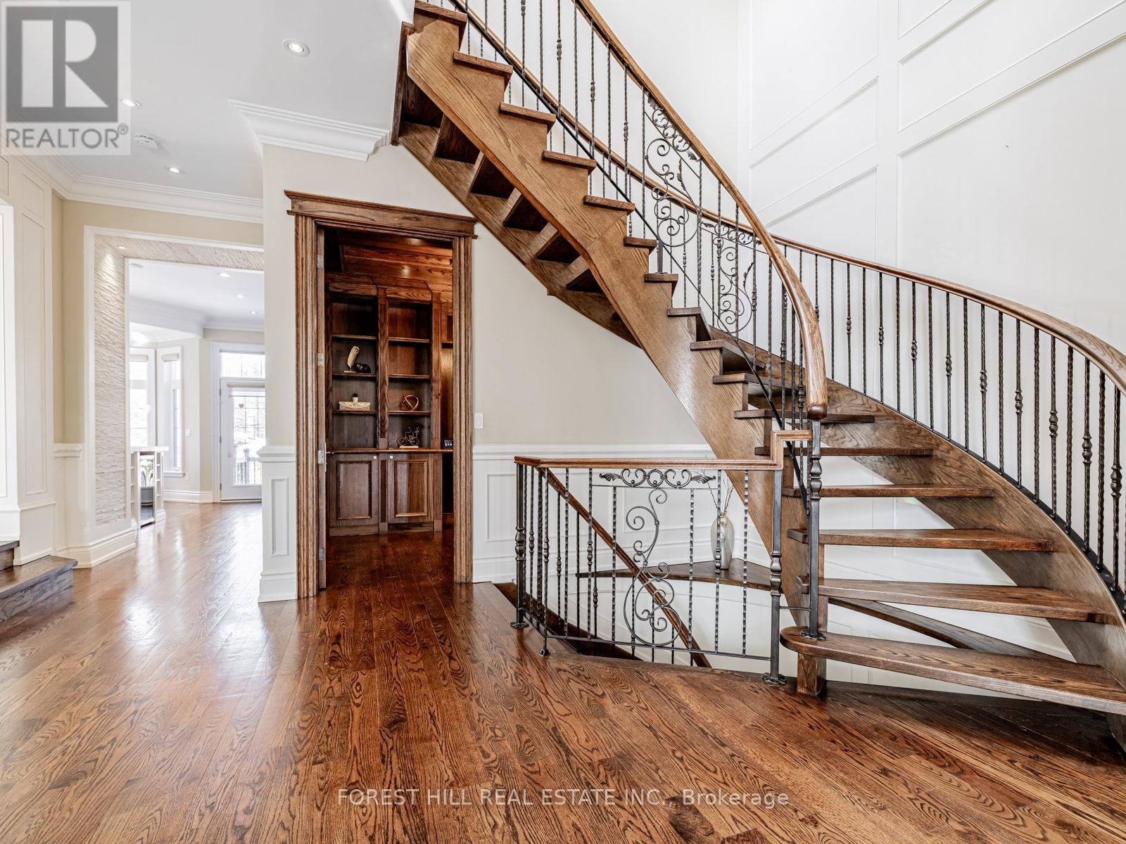 62 Athabaska Avenue, Toronto, Ontario  M2M 2T9 - Photo 4 - C12160237