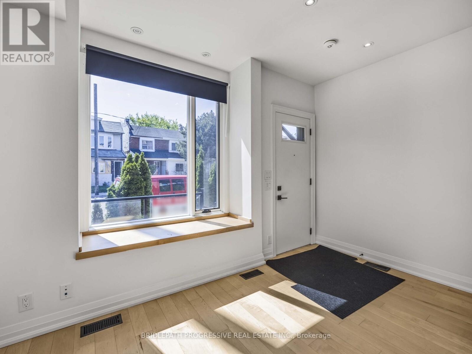 1193 Ossington Avenue E, Toronto (Wychwood), Ontario  M6G 3W4 - Photo 2 - C12160322