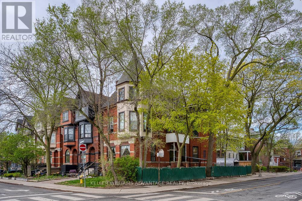 43 Dewson Street, Toronto, Ontario  M6H 1G6 - Photo 1 - C12160363