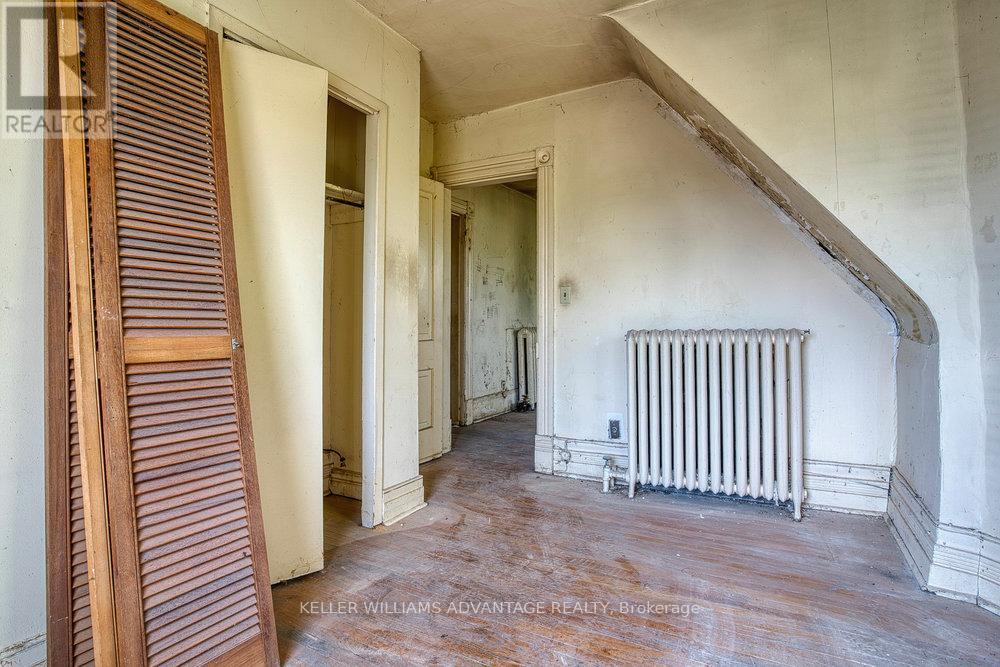 43 Dewson Street, Toronto, Ontario  M6H 1G6 - Photo 12 - C12160363