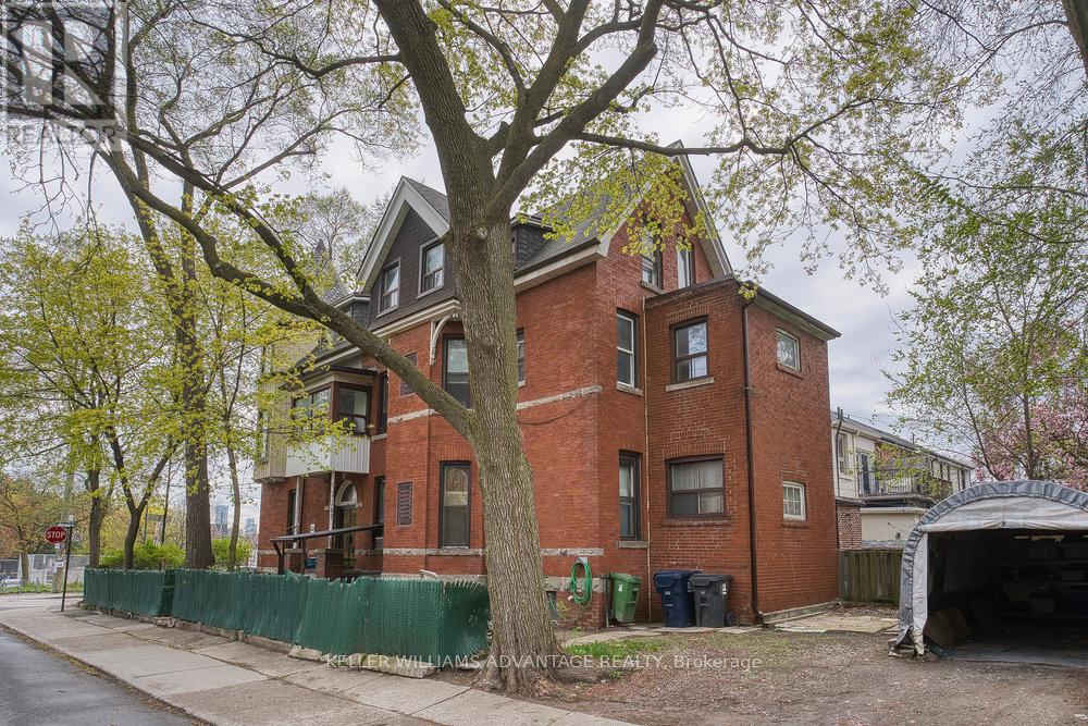 43 Dewson Street, Toronto, Ontario  M6H 1G6 - Photo 3 - C12160363