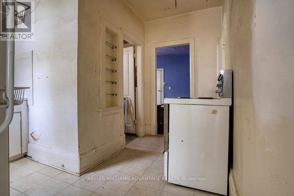 43 Dewson Street, Toronto, Ontario  M6H 1G6 - Photo 31 - C12160363
