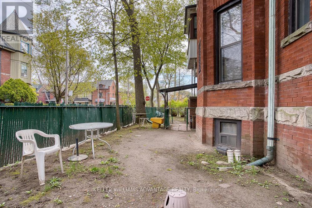 43 Dewson Street, Toronto, Ontario  M6H 1G6 - Photo 40 - C12160363