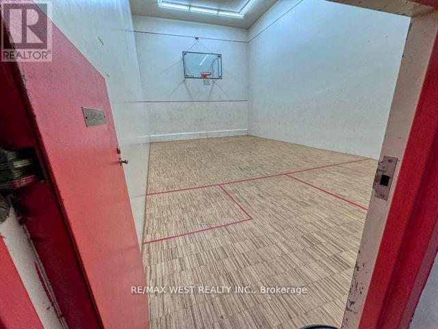 1822 - 633 Bay Street, Toronto, Ontario  M5G 2G4 - Photo 38 - C12160478