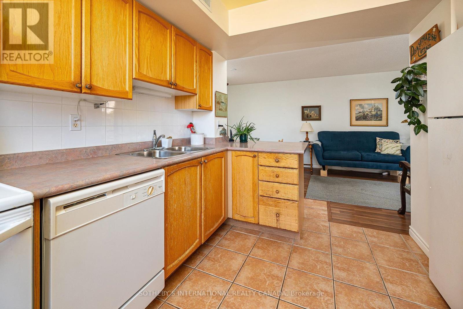 215 - 253 Merton Street, Toronto (Mount Pleasant West), Ontario  M4S 3H2 - Photo 5 - C12160498