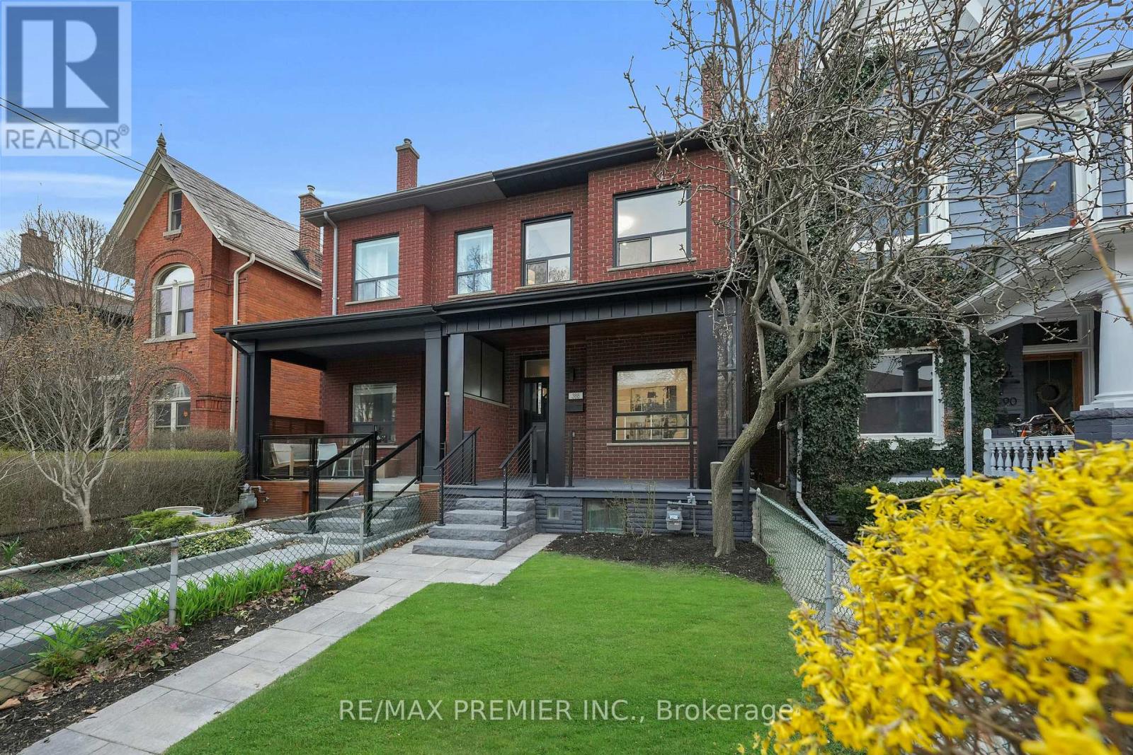 388 Crawford Street, Toronto (Trinity-Bellwoods), Ontario  M6J 2V9 - Photo 2 - C12160514