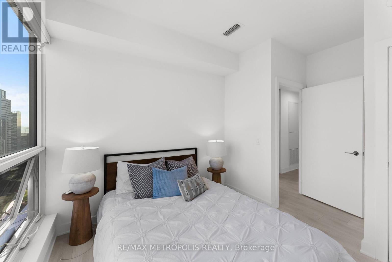 3202 - 15 Mercer Street, Toronto, Ontario  M5V 1H2 - Photo 10 - C12160565