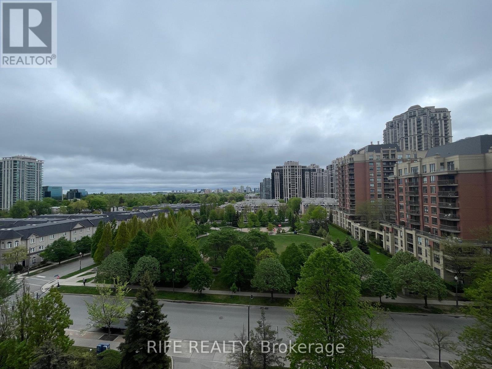 911 - 28 Harrison Garden Boulevard, Toronto, Ontario  M2N 7B5 - Photo 13 - C12160613