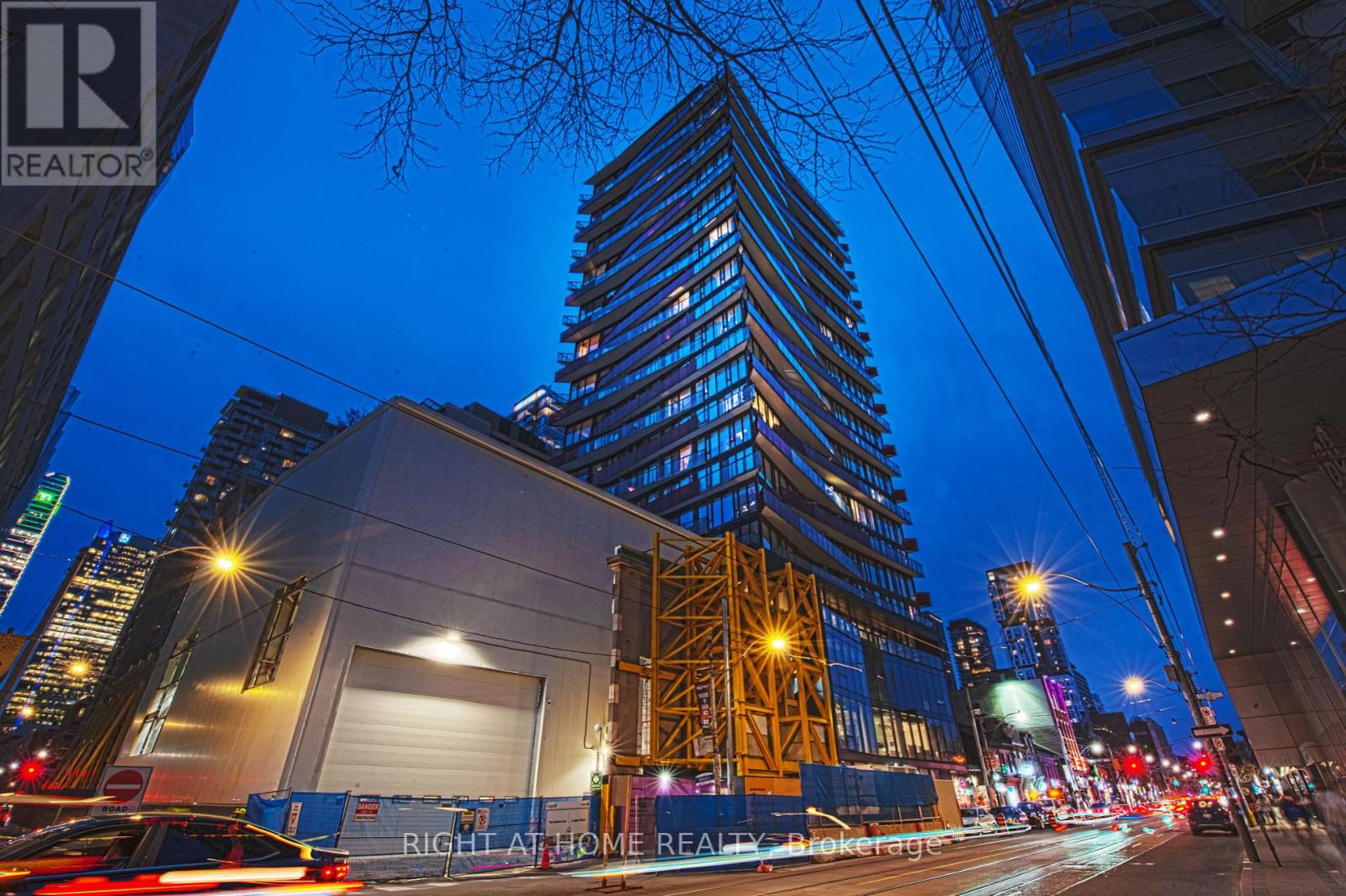 1409 - 215 Queen Street W, Toronto, Ontario  M5V 0P5 - Photo 24 - C12160635
