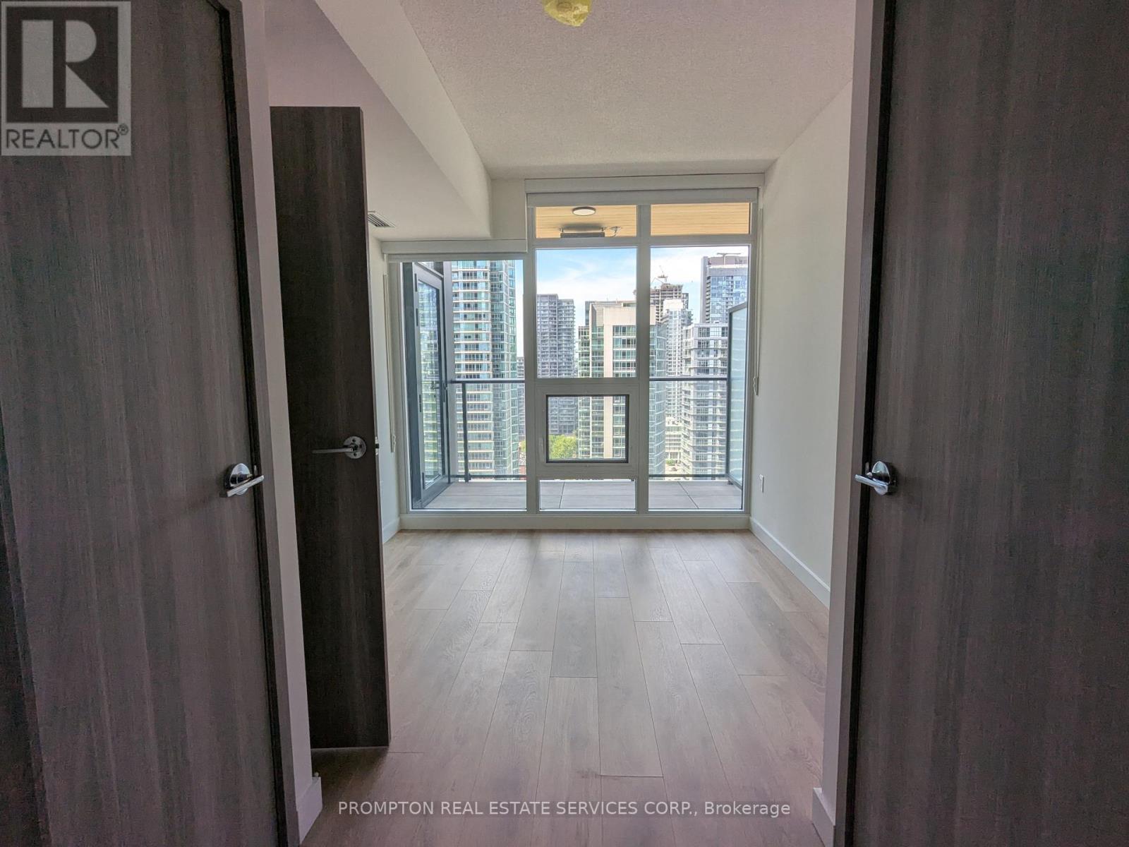 2515 - 1 Concord Cityplace Way, Toronto, Ontario  M5V 0X3 - Photo 6 - C12160715
