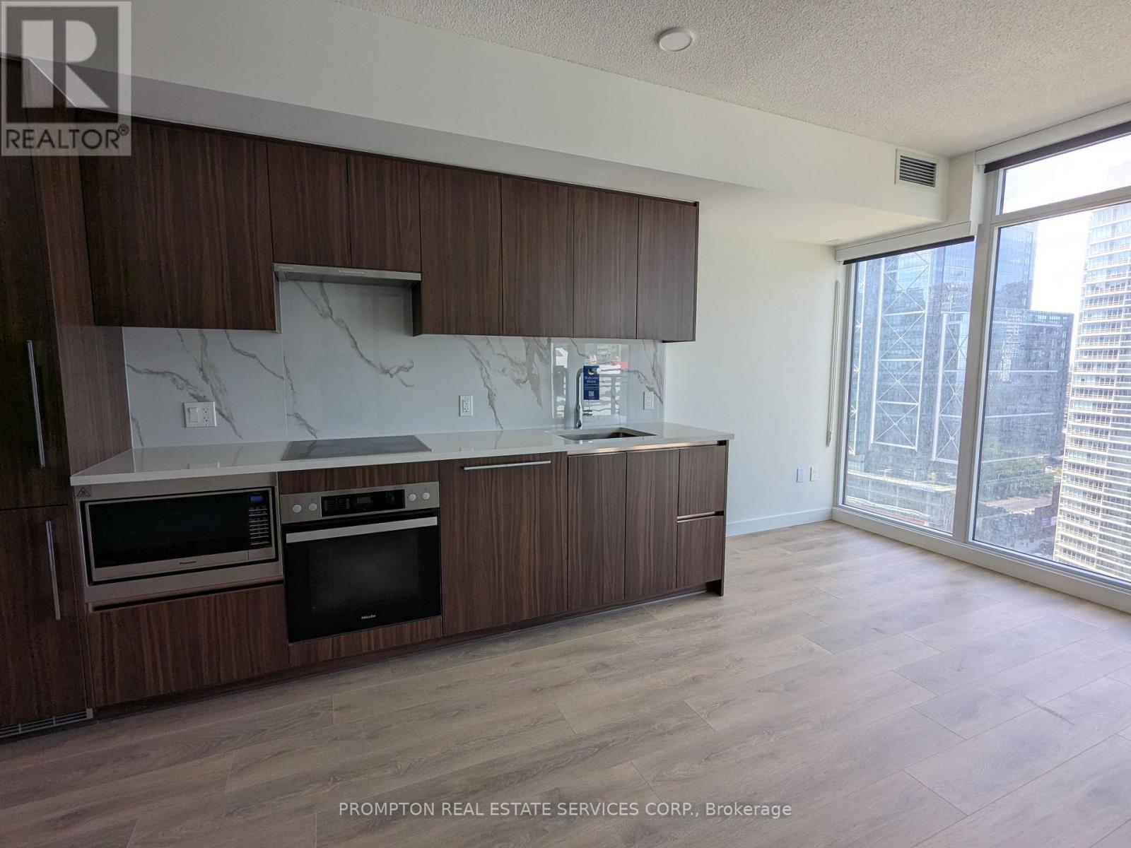2515 - 1 Concord Cityplace Way, Toronto, Ontario  M5V 0X3 - Photo 8 - C12160715