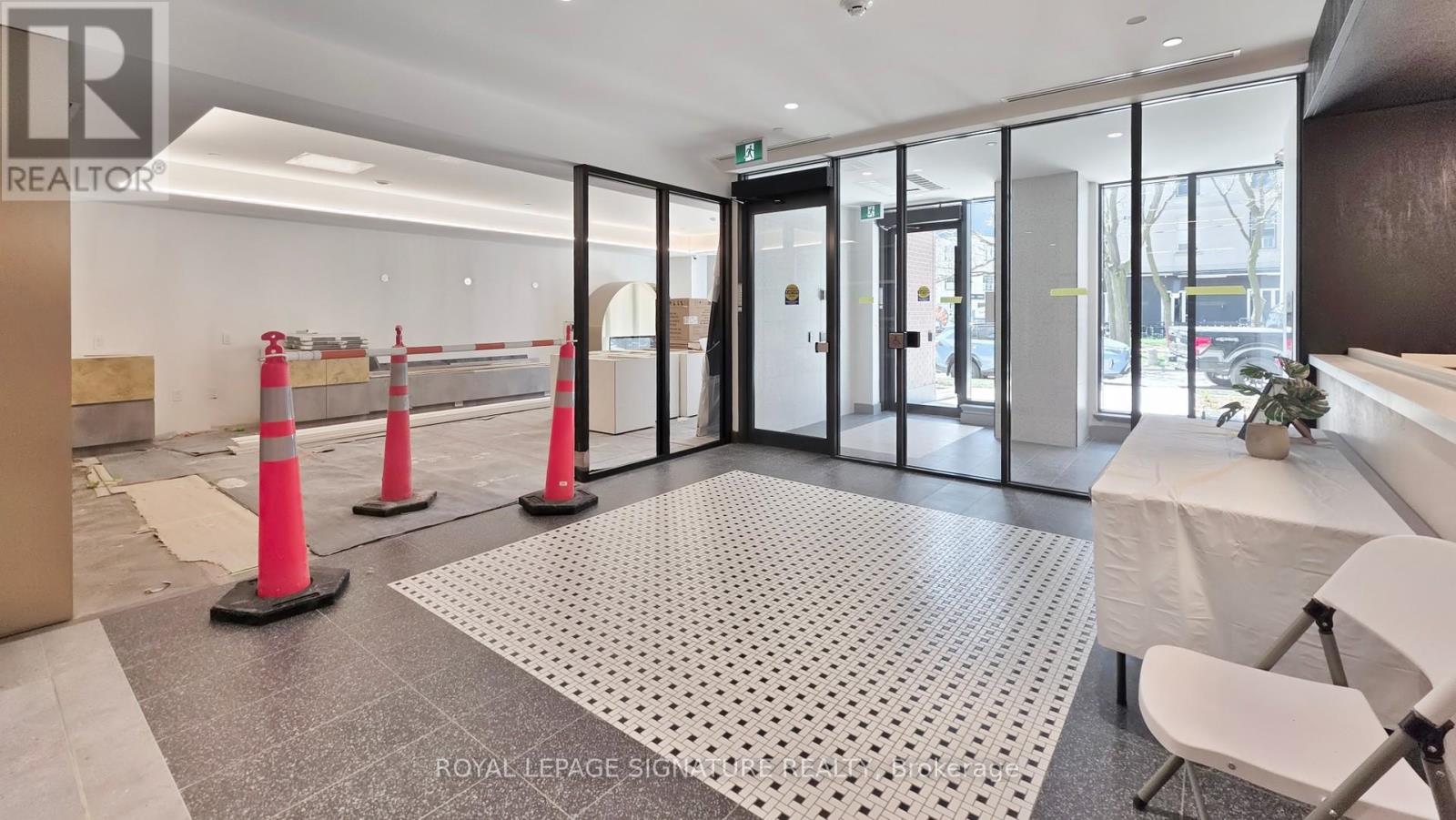 Property at 203 - 1200 DUNDAS STREET W image 4