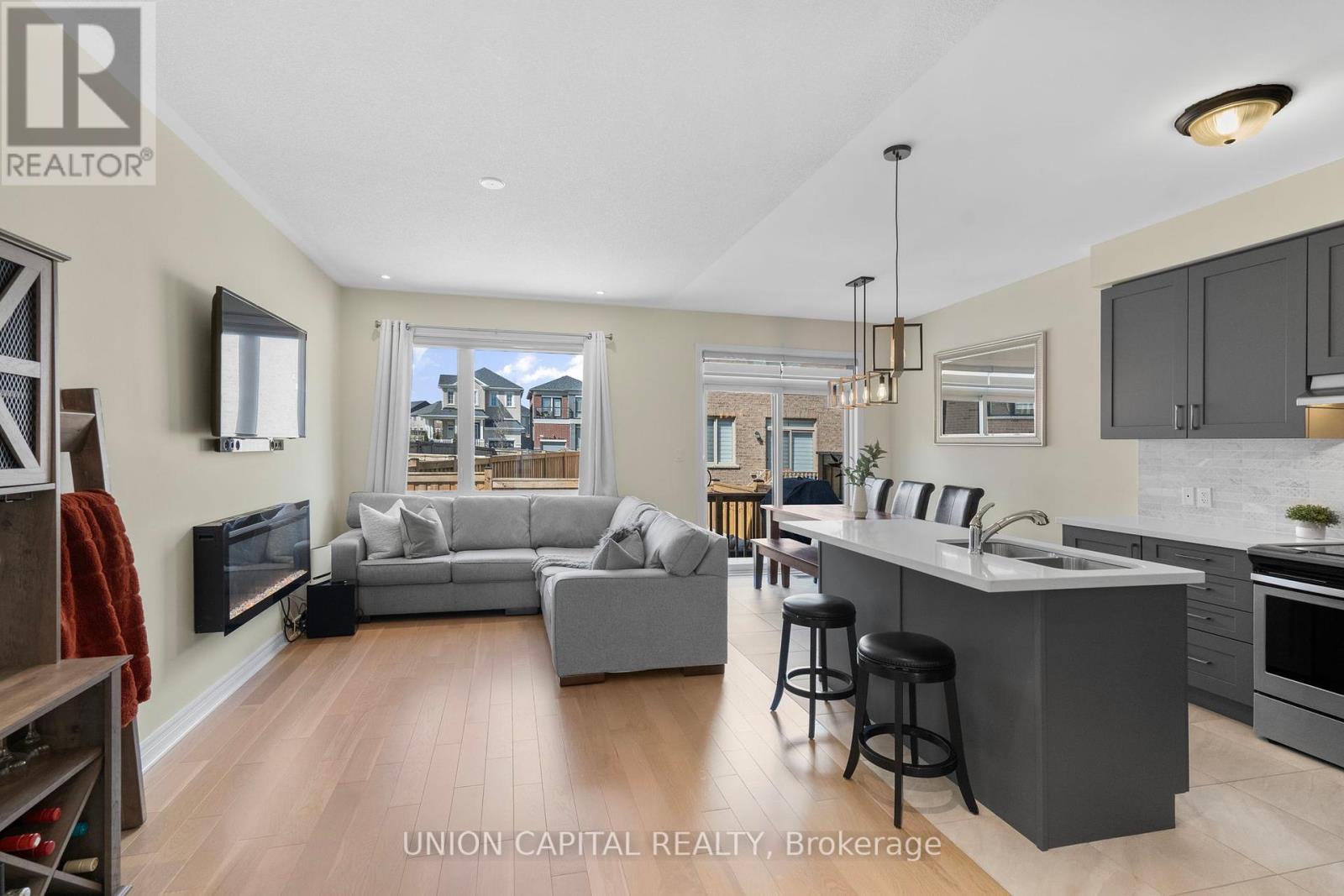 Property at 1150 DRAWSTRING LANE image 2