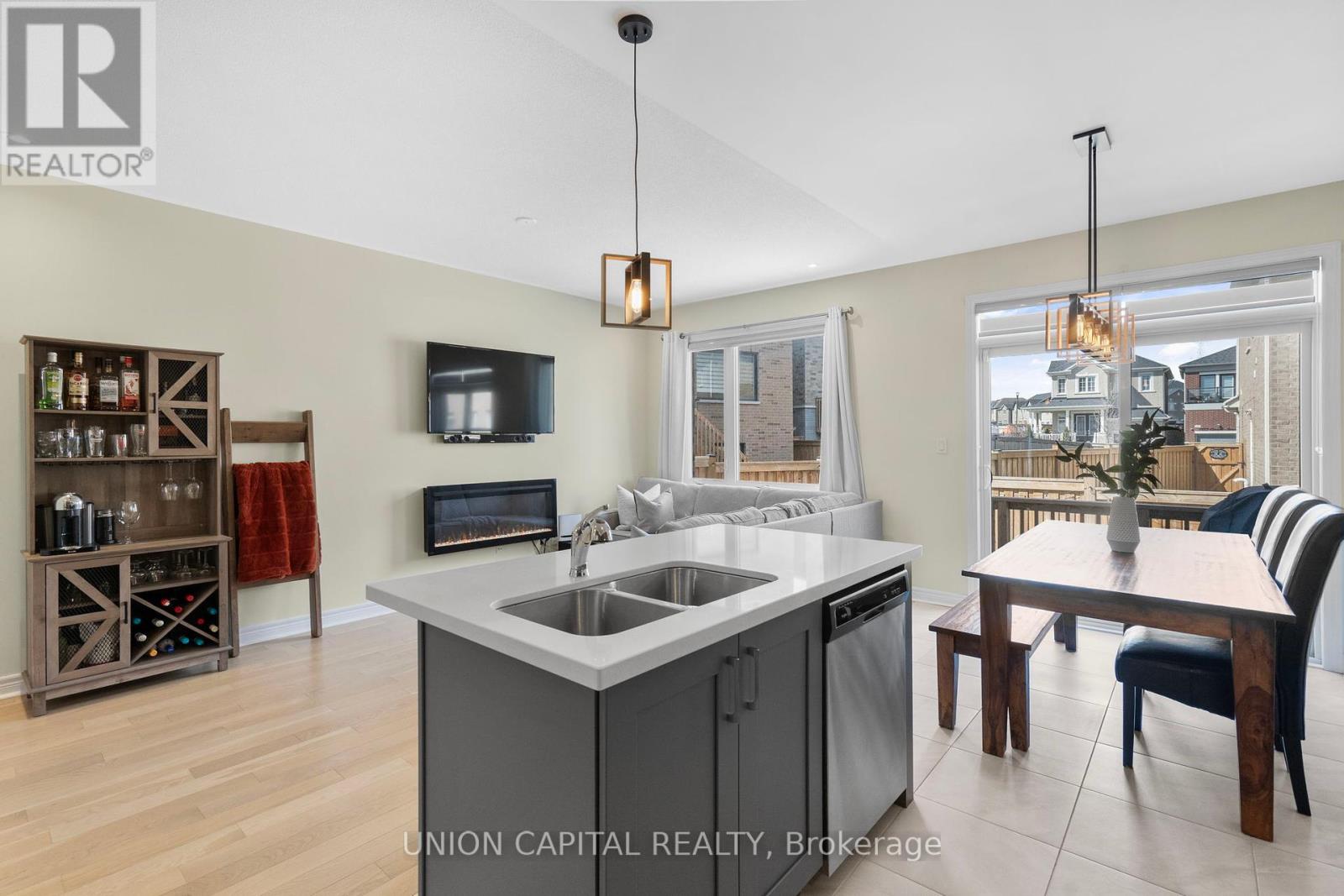 Property at 1150 DRAWSTRING LANE image 4