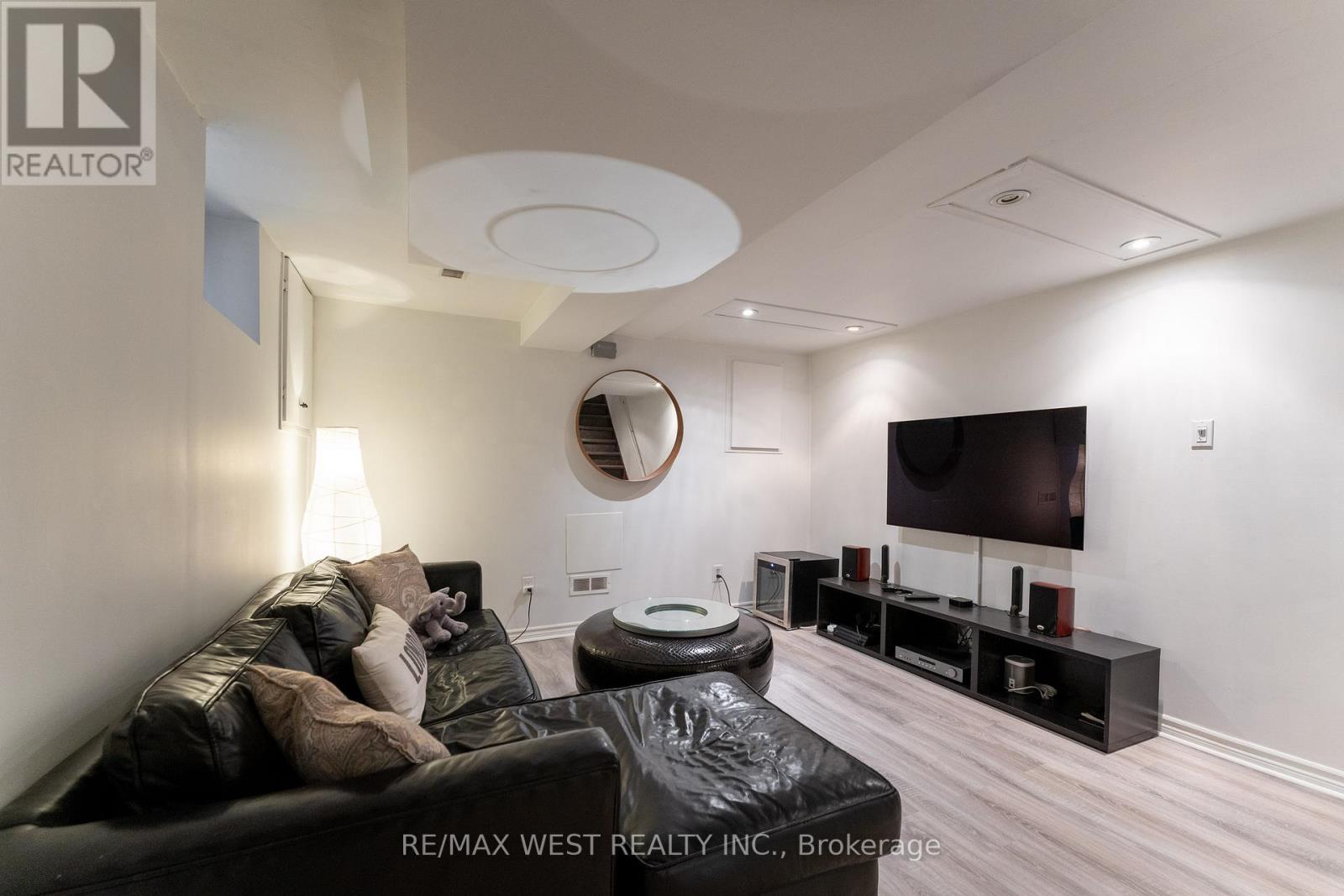 2311 Gerrard Street E, Toronto, Ontario  M4E 2E5 - Photo 20 - E12160013