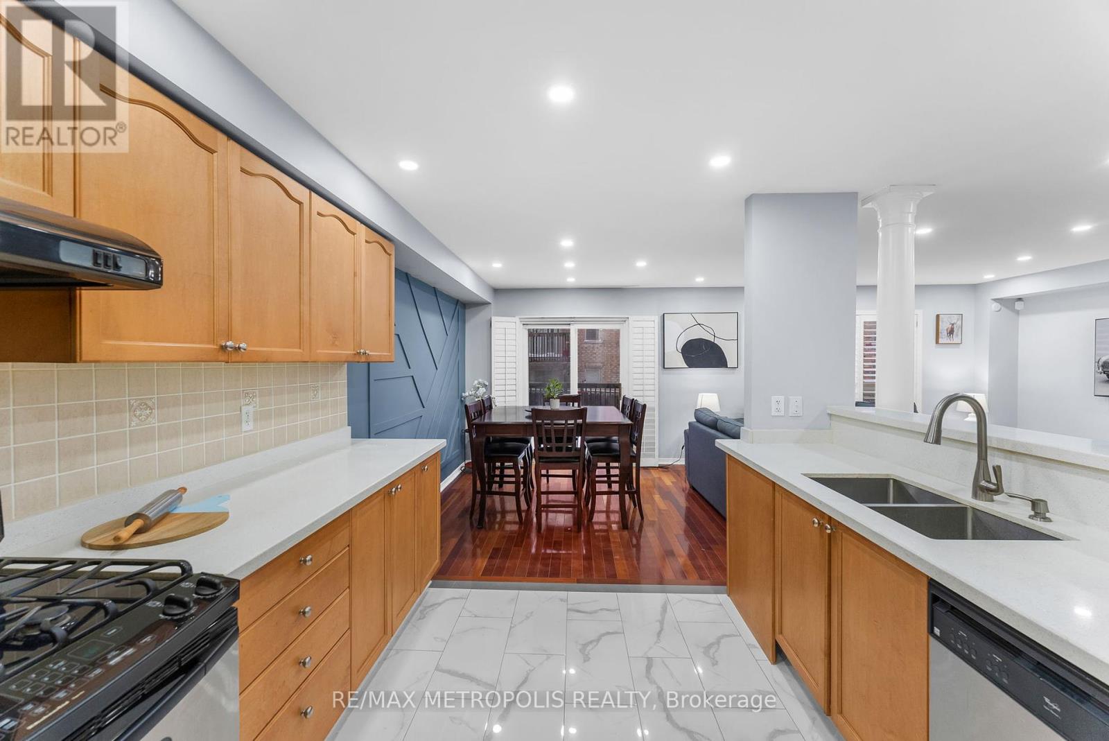 4 Grosbeak Crescent, Toronto, Ontario  M1X 1X1 - Photo 8 - E12160064