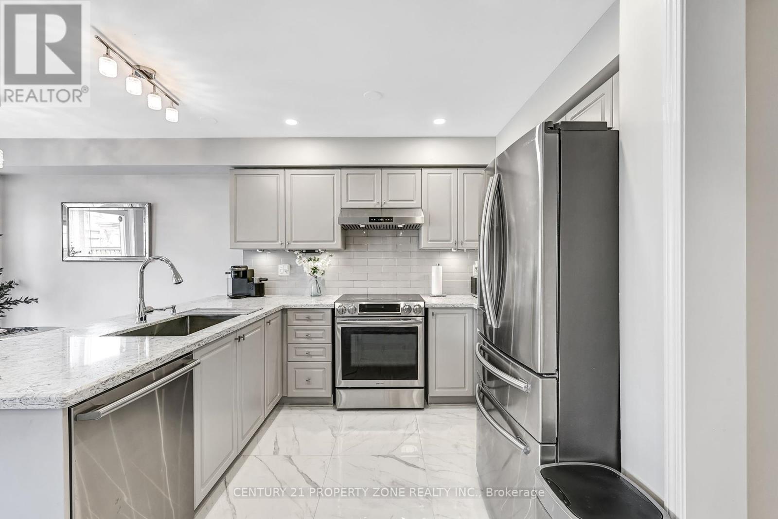 73 Feint Drive, Ajax, Ontario  L1T 0E7 - Photo 16 - E12160118