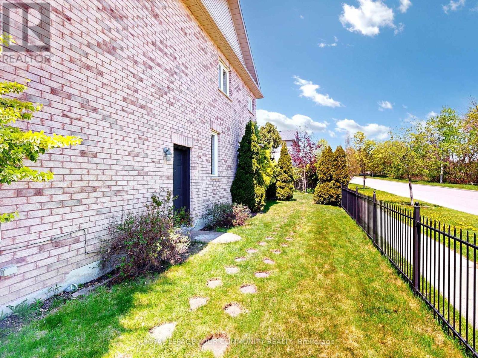 20 May Apple Terrace, Toronto, Ontario  M1E 5J8 - Photo 35 - E12160146