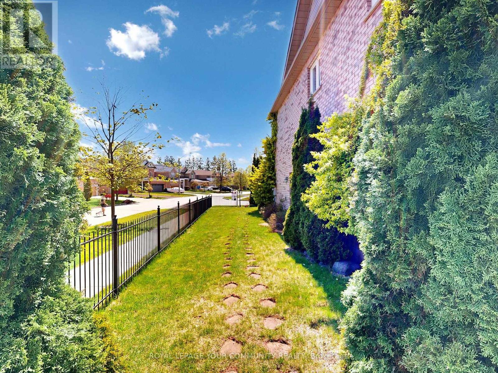 20 May Apple Terrace, Toronto, Ontario  M1E 5J8 - Photo 37 - E12160146