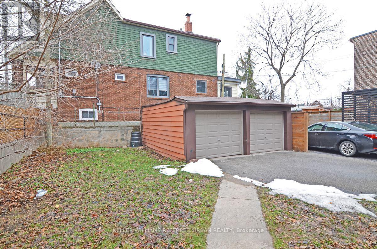 Upper - 4 Columbine Avenue, Toronto, Ontario  M4L 1P3 - Photo 35 - E12160208