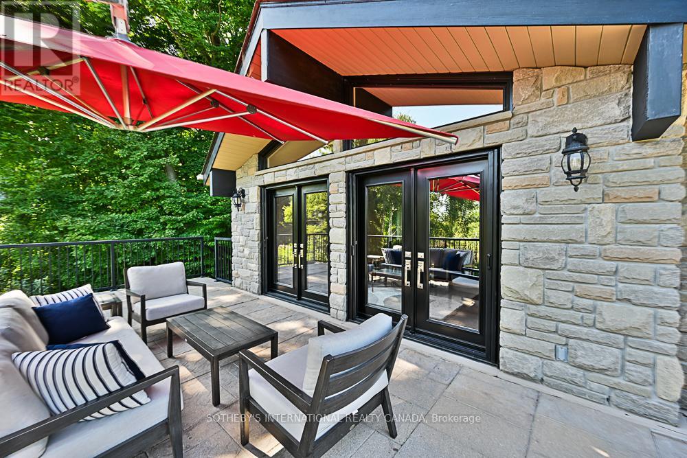 Property at 41 MEADOWCLIFFE DRIVE image 3