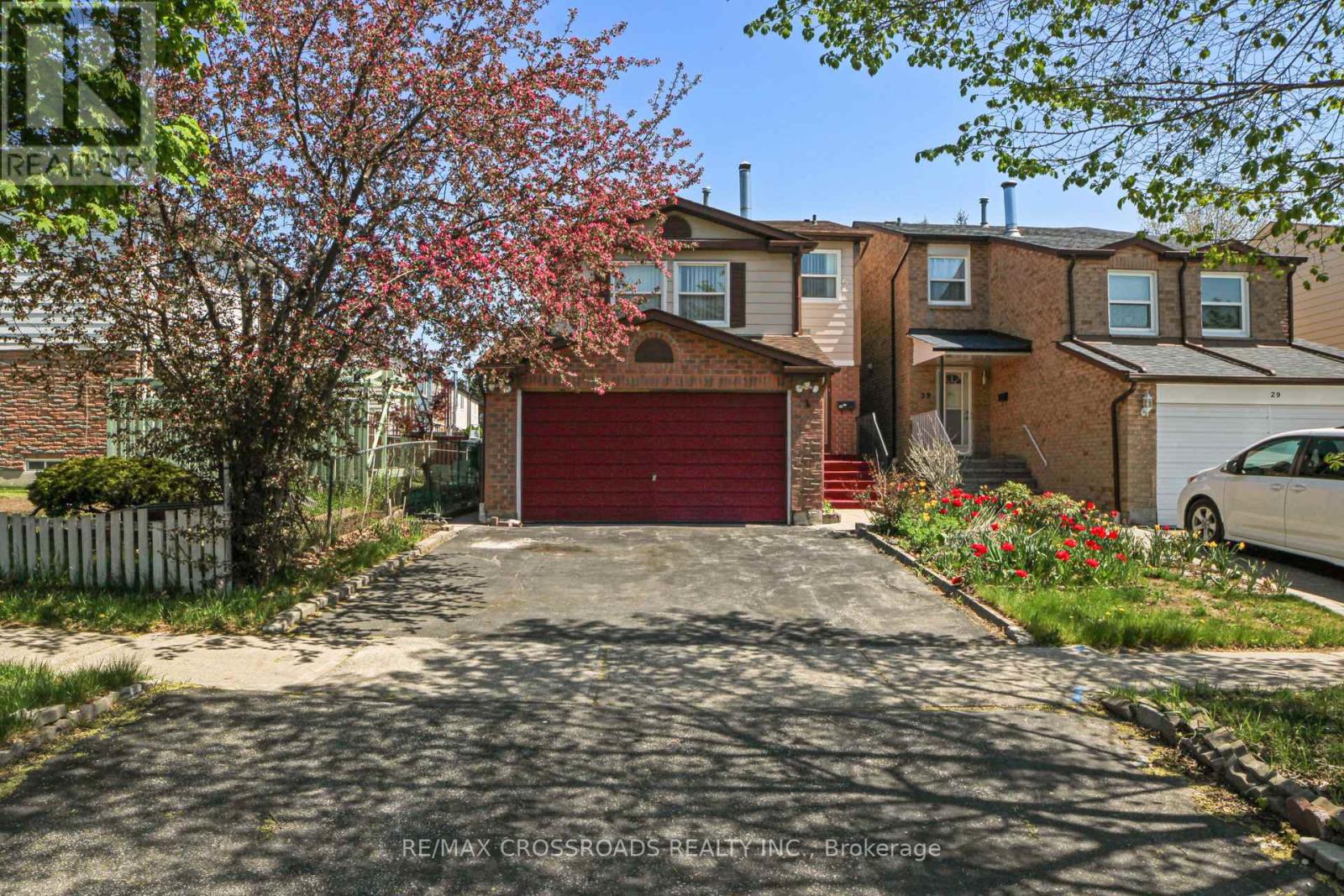 31 Tambrook Drive, Toronto, Ontario  M1W 3L8 - Photo 2 - E12160382