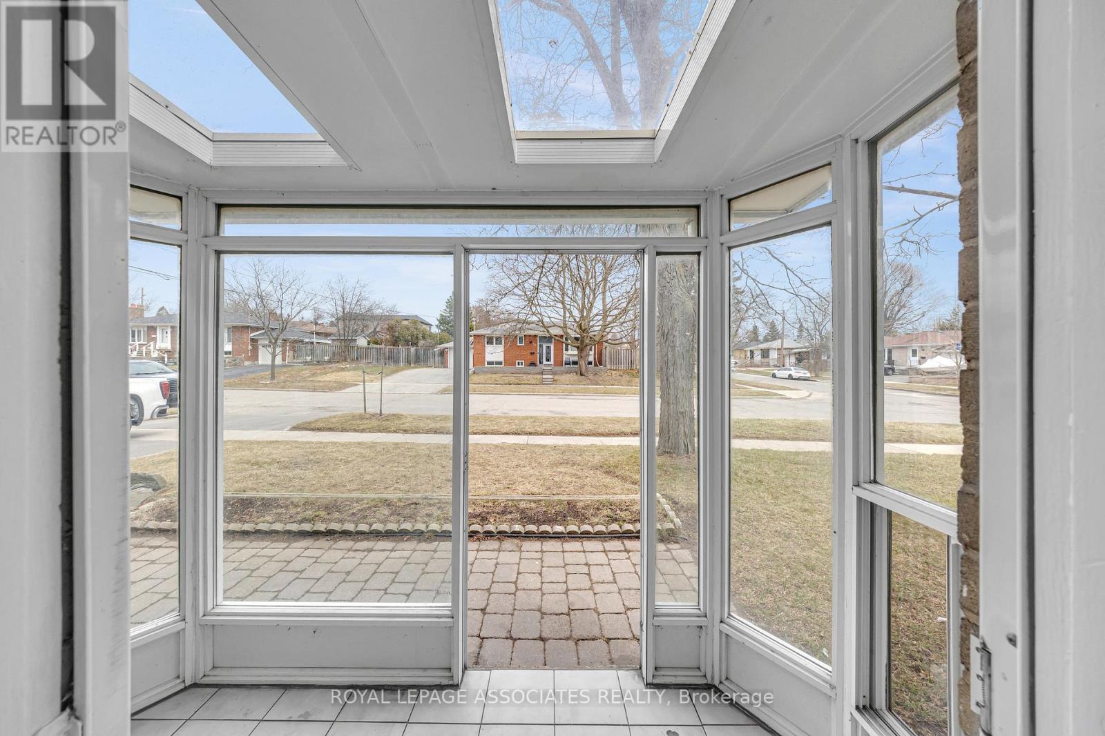 Main - 81 Kencliff Crescent, Toronto, Ontario  M1P 4E6 - Photo 5 - E12160489